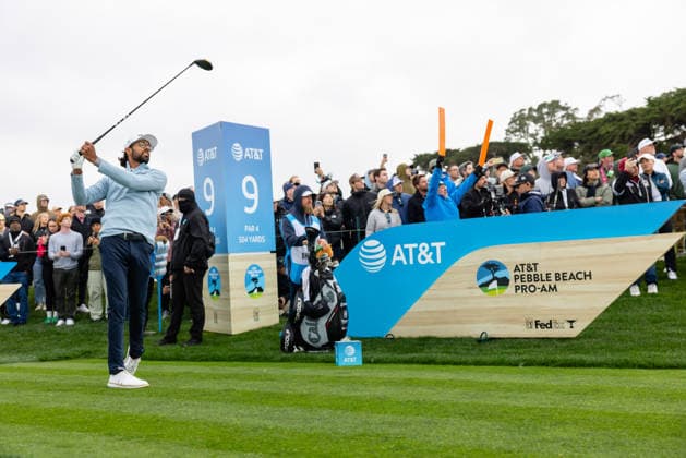 PEBBLE BEACH, CA - FEBRUARY 14: Akshay Bhatia of the United States tees off on the 9th hole during the third round of the AT&T Pebble Beach Pro-Am 2026 on February 14, 2026 at Pebble Beach Golf Links in Pebble Beach, CA. (Photo by Matthew Huang Icon Sportswire) GOLF: FEB 14 PGA, Golf Herren AT&T Pebble Beach Pro-Am EDITORIAL USE ONLY Icon2602140243