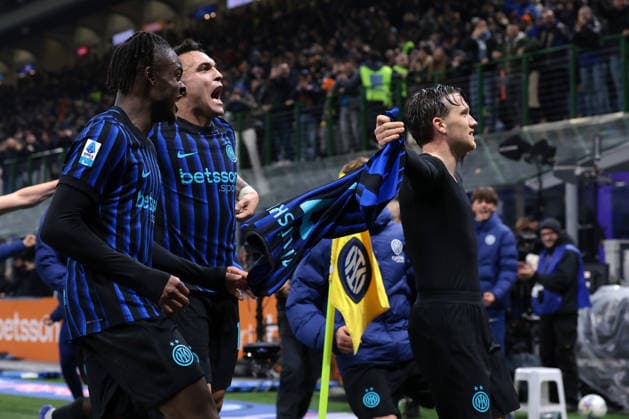 Milan, Italy, 14th February 2026. Piotr Zielinski of FC Internazionale celebrates with team mates after scoring a late goal to give the hosts a 3-2 lead during the Internazionale vs Juventus Serie A match at Giuseppe Meazza, Milan. Picture credit should read: Jonathan Moscrop Sportimage EDITORIAL USE ONLY. No use with unauthorised audio, video, data, fixture lists, club league logos or live services. Online in-match use limited to 120 images, no video emulation. No use in betting, games or single club league player publications. SPI_065_INTER_JUVE SPI-4524-0065