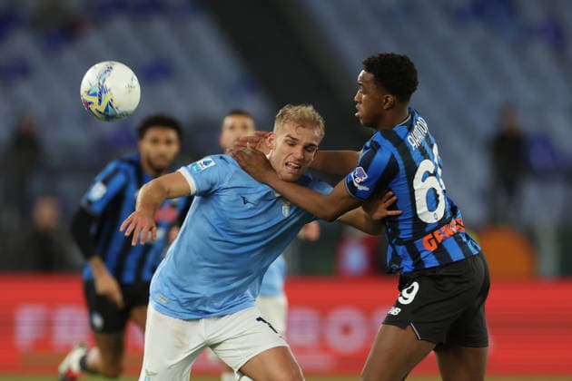 SS Lazio v Atalanta BC - Serie A Gustav Isaksen of Lazio and Atalanta s Honest Ahanor participate in the Serie A soccer match between SS Lazio and Atalanta BC at Stadio Olimpico in Rome, Italy, on February 14, 2026. Rome Lazio Italy  Copyright: xCiroxDexLucax originalFilename:deluca-sslazioa260214_npIpE.jpg