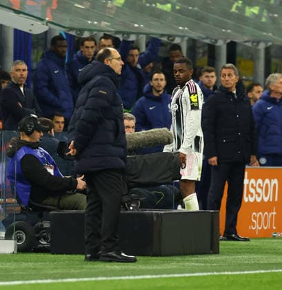February 14, 2026, Milan, Lombary, Italy: PIERRE KALULU of Juventus looks dejected being red carded on Matchday 25 of 38 of the Serie A 2025 26 between INTER FC and JUVENTUS at the Giuseppe Meazza Stadium in Milan, Italy. Milan Italy - ZUMAc179 20260214_zep_c179_005 Copyright: xMickaelxChavetx