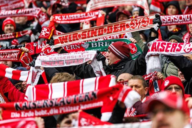 Fanblock Kaiserslautern, 1 FC Kaiserslautern vs SpVgg Greuther Fuerth, Football, 2 Bundesliga, 22 Matchday, Season 2025 2026, 14 02 2025 1 FC Kaiserslautern vs SpVgg Greuther Fuerth, Football, 2 Bundesliga, 22 Matchday, Season 2025 2026, 14 02 2025 Copyright: xEibner-Pressefoto AlexanderxNeisx EP_ANS