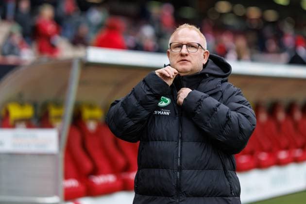 Heiko Vogel Coach SpVgg Greuther Fuerth , 1 FC Kaiserslautern vs SpVgg Greuther Fuerth, Soccer, 2 Bundesliga, 22 Matchday, Season 2025 2026, 14 02 2025 1 FC Kaiserslautern vs SpVgg Greuther Fuerth, Soccer, 2 Bundesliga, 22 Matchday, Season 2025 2026, 14 02 2025 Copyright: xEibner-Pressefoto AlexanderxNeisx EP_ANS