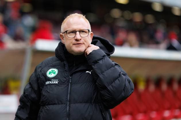Heiko Vogel Coach SpVgg Greuther Fuerth , 1 FC Kaiserslautern vs SpVgg Greuther Fuerth, Soccer, 2 Bundesliga, 22 Matchday, Season 2025 2026, 14 02 2025 1 FC Kaiserslautern vs SpVgg Greuther Fuerth, Soccer, 2 Bundesliga, 22 Matchday, Season 2025 2026, 14 02 2025 Copyright: xEibner-Pressefoto AlexanderxNeisx EP_ANS