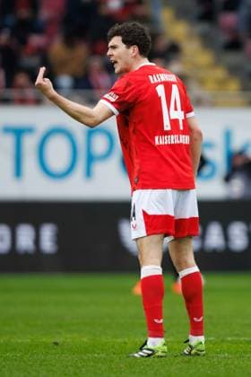 Jacob Rasmussen 1 FC Kaiserslautern , 1 FC Kaiserslautern vs SpVgg Greuther Fuerth, Football, 2 Bundesliga, 22 Matchday, Season 2025 2026, 14 02 2025 1 FC Kaiserslautern vs SpVgg Greuther Fuerth, Football, 2 Bundesliga, 22 Matchday, Season 2025 2026, 14 02 2025 Copyright: xEibner-Pressefoto AlexanderxNeisx EP_ANS