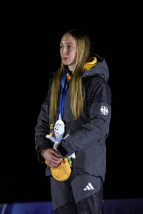 GIOCHI OLIMPICI - Olimpiadi Invernali Milano-Cortina 2026 - Skeleton Women Susanne Kreher (GER) 2nd place, Silver Medal happiness on podium during the Olympic Winter games, Winterspiele,Spiele, Summer games Milano-Cortina 2026, Skeleton Women on February 14, 2026 at Cortina Sliding Center in Cortina d Ampezzo, Italy Cortina D Ampezzo Italy  Copyright: xIPAxSport ABACAx