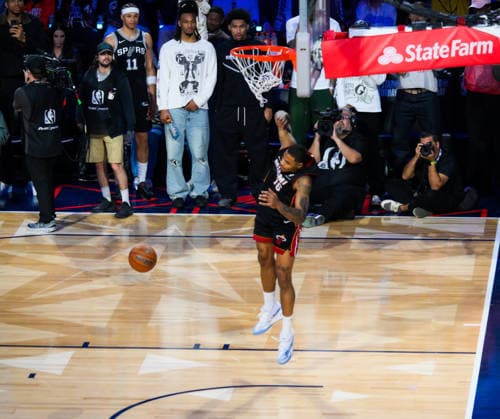NBA, Basketball Herren, USA All Star 2026: Slum Dunk Contest LOS ANGELES, CA - FEB 14: Keshad Johnson of Miami Heat won the Slum Dunk Contest during NBA All Star 2026 Saturday at Intuit Dome, Inglewood, Los Angeles, California, United States on February 14, 2026. Tayfun Coskun Anadolu California United States. Editorial use only. Please get in touch for any other usage.  Copyright: x2026xAnadoluxTayfunxCoskunx