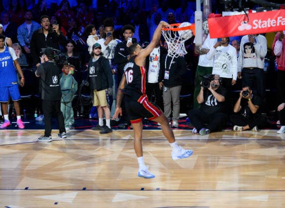 NBA, Basketball Herren, USA All Star 2026: Slum Dunk Contest LOS ANGELES, CA - FEB 14: Keshad Johnson of Miami Heat won the Slum Dunk Contest during NBA All Star 2026 Saturday at Intuit Dome, Inglewood, Los Angeles, California, United States on February 14, 2026. Tayfun Coskun Anadolu California United States. Editorial use only. Please get in touch for any other usage.  Copyright: x2026xAnadoluxTayfunxCoskunx