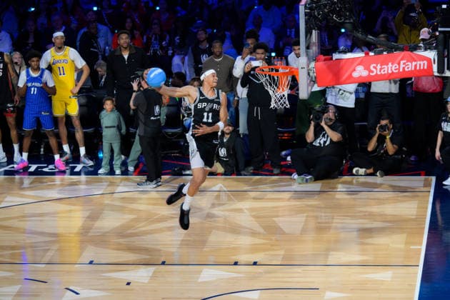 NBA, Basketball Herren, USA All Star 2026: Slum Dunk Contest LOS ANGELES, CA - FEB 14: Carter Bryant of San Antonio Spurs competes for the Slum Dunk Contest during NBA All Star 2026 Saturday at Intuit Dome, Inglewood, Los Angeles, California, United States on February 14, 2026. Tayfun Coskun Anadolu California United States. Editorial use only. Please get in touch for any other usage.  Copyright: x2026xAnadoluxTayfunxCoskunx