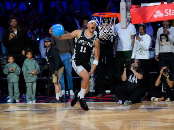 NBA, Basketball Herren, USA All Star 2026: Slum Dunk Contest LOS ANGELES, CA - FEB 14: Carter Bryant of San Antonio Spurs competes for the Slum Dunk Contest during NBA All Star 2026 Saturday at Intuit Dome, Inglewood, Los Angeles, California, United States on February 14, 2026. Tayfun Coskun Anadolu California United States. Editorial use only. Please get in touch for any other usage.  Copyright: x2026xAnadoluxTayfunxCoskunx