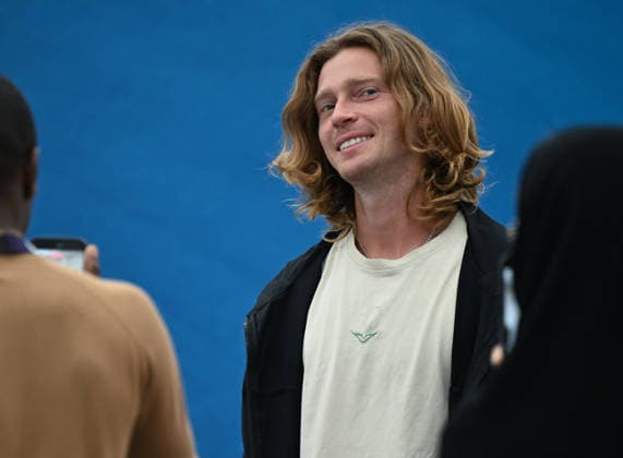 Doha Racket Exchange: WTA, Tennis Damen 1000 Finale Gives Way To ATP, Tennis Herren 500 Arrivals DOHA, QATAR FEBRUARY 14: Russian tennis player Andrey Rublev attends a media event during the transition day between tournaments at the Khalifa International Tennis and Squash Complex in Doha, Qatar, February 14, 2026. The venue undergoes a logistical transition as the WTA 1000 concludes; while women s finals are played, arriving ATP players have begun official draws, press conferences, and training sessions ahead of the February 16 kickoff. Doha Qatar  Copyright: xArturxWidakx originalFilename:widak-doharack260214_np9m1.jpg
