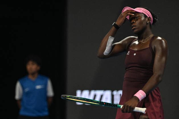 Qatar TotalEnergies Open 2026 - Singles Final DOHA, QATAR FEBRUARY 14: Victoria Mboko of Canada competes against Karolina Muchova of the Czech Republic in the singles final on Day Seven of the Qatar TotalEnergies Open, part of the Hologic WTA, Tennis Damen Tour, at the Khalifa International Tennis and Squash Complex on February 14, 2026 in Doha, Qatar. Doha Qatar  Copyright: xArturxWidakx originalFilename:widak-qatartot260214_npu59.jpg