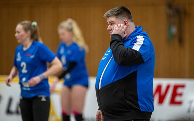 Volleyball, Season 2025 2026, Third League West, 14 02 2026, Matchday 16, Women, BW Dingden blue vs VV Humann Essen red Marvin Hansmann Coach BW Dingden , Hamminkeln Sporthalle am Mumbeckerbach Nordrhein Westfalen Germany 260214_vb-d_bw-dingden_humann-essen_49441
