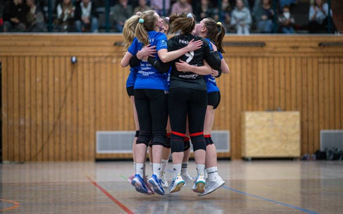 Volleyball, Saison 2025 2026, Dritte Liga West, 14 02 2026, 16 Spieltag, Frauen, BW Dingden blau vs VV Humann Essen rot v l Louisa Baumeister BW Dingden , Eva Schmitz BW Dingden , Janne Epping BW Dingden , Carolin Niehues Libera BW Dingden , Lara Kruse BW Dingden , Leni Vehns BW Dingden , Hamminkeln Sporthalle am Mumbeckerbach Nordrhein Westfalen Germany 260214_vb-d_bw-dingden_humann-essen_49454