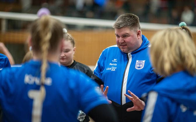 Volleyball, Season 2025 2026, Third League West, 14 02 2026, Matchday 16, Women, BW Dingden blue vs VV Humann Essen red Marvin Hansmann Coach BW Dingden , Hamminkeln Sporthalle am Mumbeckerbach Nordrhein Westfalen Germany 260214_vb-d_bw-dingden_humann-essen_49469