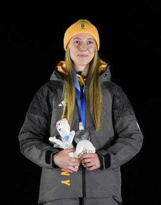 (260215) -- CORTINA D AMPEZZO, Feb. 15, 2026 -- Silver medalist Susanne Kreher (L) of Germany poses during the awarding ceremony for the skeleton women s competition at the Milan-Cortina 2026 Olympic Winter games, Winterspiele,Spiele, Summer games in Cortina, Italy, Feb. 14, 2026. ) (MICO2026)ITALY-CORTINA D AMPEZZO-OLYMPIC WINTER GAMES-SKELETON-WOMEN LixGang 
