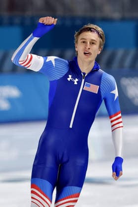 Milan Cortina Olympics: Speed skating, Eisschnelllauf American speed skater Jordan Stolz, who won gold, acknowledges the crowd after competing in the men s 500 meters at the Milan Cortina Olympics on Feb. 14, 2026, at Milano Speed Skating Stadium in Milan.  A14AA0005286488P