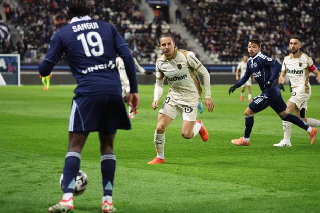 Paris FC vs Lens (J22 Ligue 1 McDonald s) 15 fÃ vrier 2026 Paris FC vs Lens J22 Ligue 1 McDonald s 15 fo vrier 2026 Florian Thauvin Paris FC vs Lens J22 Ligue 1 McDonald s 15 feÃavrier 2026 au stade Jean Bouin o Paris. Paris FC vs Lens Matchday 22 of Ligue 1 McDonald s February 15, 2026, at Jean Bouin Stadium in Paris.  Copyright: xFabricexChasseryx  Copyright: xIMAGO FabricexChasseryx