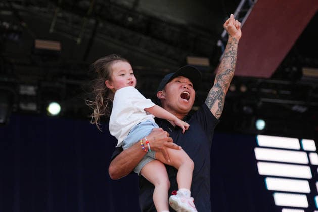 LIV GOLF ADELAIDE, Anthony Kim of 4Aces GC with daughter Bella after victory during Round 4 of the LIV Golf Adelaide at The Grange Golf Club in Adelaide, Sunday, February 15, 2026. ( NO ARCHIVING, EDITORIAL USE ONLY ADELAIDE SA AUSTRALIA  Copyright: xMATTxTURNERx 20260215185034115260