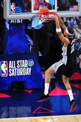 (260215) -- LOS ANGELES, Feb. 15, 2026 -- San Antonio Spurs Carter Bryant dunks in the slam dunk contest at the NBA, Basketball Herren, USA basketball All-Star weekend festivities in Los Angeles, the United States, Feb. 14, 2026. ) (SP)U.S.-LOS ANGELES-BASKETBALL-NBA-ALL-STAR WEEKEND WuxXiaoling 