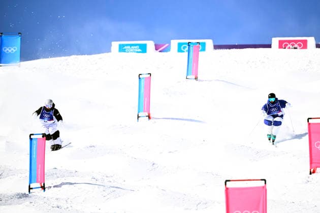 LIVIGNO, ITALIEN 20260215 Finlands Severi Vierelä och Sveriges Rasmus Stegfeldt under söndagens 16-delsfinal i parallellpuckel vid OS i Livigno, Italien. *** Bilden ingar i SPORTPAKET. För övriga BETALBILD *** LIVIGNO ITALIEN x10080x *** LIVIGNO, ITALY 20260215 Finlands Severi Vierelä and Swedens Rasmus Stegfeldt during Sundays round of 16 in parallel puck at the Olympics in Livigno, Italy Picture in SPORTPAKET For others PAYPICTURE LIVIGNO ITALY x10080x  Copyright: xFredrikxSandberg TTx OS 2026 PARALLELLPUCKEL