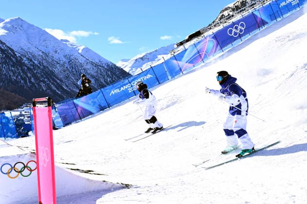LIVIGNO, ITALY 20260215 Finland s Severi Vierelä and Sweden s Rasmus Stegfeldt during Sunday s round of 16 parallel moguls final at the Olympics in Livigno, Italy. *** The image is included in the SPORTS PACKAGE. For others PAYMENT IMAGE *** LIVIGNO ITALY x10080x *** LIVIGNO, ITALY 20260215 Finland s Severi Vierelä and Sweden s Rasmus Stegfeldt during Sunday s round of 16 parallel moguls final at the Olympics in Livigno, Italy The image is included in the SPORTS PACKAGE For others PAYMENT IMAGE LIVIGNO ITALY x10080x  Copyright: xFredrikxSandberg TTx OS 2026 PARALLELLPUCKEL