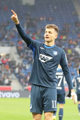 14 02 2026, xtvx, Fußball 1 Bundesliga, TSG 1899 Hoffenheim SC Freiburg v l Goal scored, Tor zum 1 0 Fisnik Asllani TSG 1899 Hoffenheim Torjubel, Goal celebration, celebrate the goal, celebrates scoring Fisnik Asllani TSG 1899 Hoffenheim DFL DFB REGULATIONS PROHIBIT ANY USE OF PHOTOGRAPHS as IMAGE SEQUENCES and or QUASI VIDEO Sinsheim