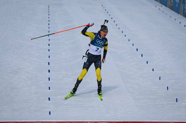 Antholz, Italien 15. Februar 2026: Biathlon Verfolgung Männer 12,5 km - Olympia 2026 Im Bild: Martin Ponsiluoma (SWE) als Olympiasieger mit Gold im Zielbereich. Anterselva Biathlon Arena *** Antholz, Italy 15 February 2026 Biathlon Pursuit Men 12.5 km Olympic Games 2026 In the picture Martin Ponsiluoma SWE as Olympic champion with gold in the finish area Anterselva Biathlon Arena Copyright: xFotostandx xHettichx