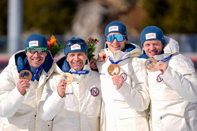 Winter Olympics in Milan Cortina 2026 Anterselva, Italy 20260215. Tarjei Bo, Johannes Thingnes Bo, Ole Einar Bjorndalen and Emil Hegle Svendsen, the Norwegian men s biathlon relay team from the 2014 Sochi Olympics, receive bronze medals during a special ceremony for the redistribution of Olympic medals at the 2026 Milan Cortina Winter Olympics. Photo: Heiko Junge NTB Anterselva Italy EDITORIAL USE ONLY. RESTRICTED USE FOR BETTING COMPANIES Ref:_SPOc5NcpxX0MlY.jpg *** Winter Olympics in Milan Cortina 2026 Anterselva, Italy 20260215 Tarjei Bo, Johannes Thingnes Bo, Ole Einar Bjorndalen and Emil Hegle Svendsen, the Norwegian men s biathlon relay team from the 2014 Sochi Olympics, receive bronze medals during a special ceremony for the redistribution of Olympic medals at the 2026 Milan Cortina Winter Olympics Photo Heiko Junge NTB Anterselva Italy EDITORIAL USE ONLY RESTRICTED USE FOR BETTING COMPANIES  Copyright: xHeikoxJungex xNTBx