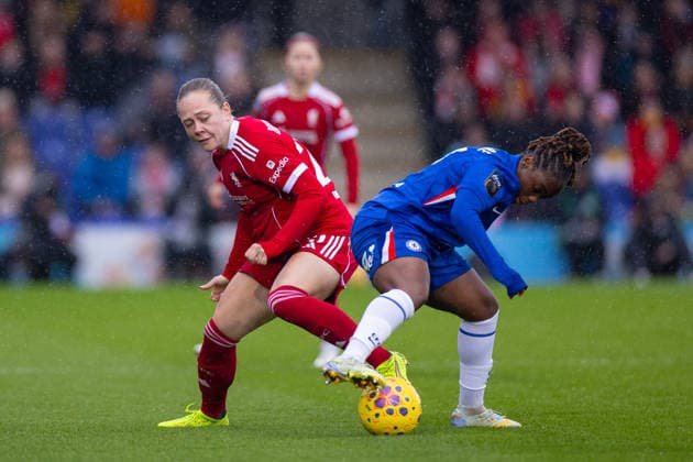 Football - FA Women™s Super League - Chelsea FC Women v Liverpool FC Women LONDON, ENGLAND - Sunday, February 15, 2026: Liverpool s Alice Bergström challenges for the ball during the FA Women™s Super League match between Chelsea FC Women and Liverpool FC Women at Kingsmeadow. (Photo by David Rawcliffe Propaganda) KINGSTON-UPON-THAMES Kingsmeadow GREATER LONDON ENGLAND  Copyright: xPropagandax P2026-02-15-Chelsea_W_Liverpool_W-77