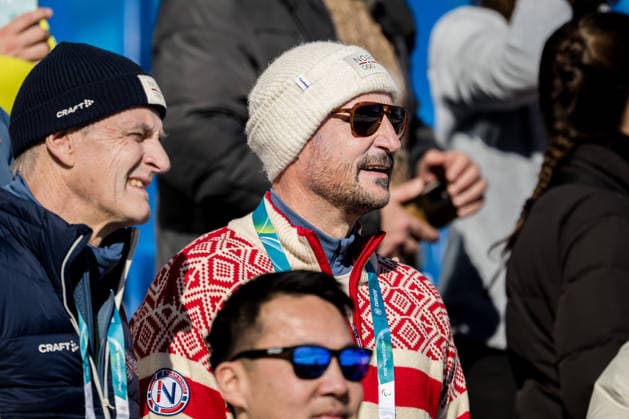 Milano Cortina 2026, biathlon, men, pursuit 12.5 km, Prince Haakon among the spectators