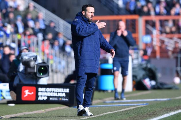 Soccer 2 Bundesliga 22 Matchday VfL Bochum SC Paderborn 07 on 15 02 2026 at Vonovia Ruhrstadion in Bochum Ralf Kettemann Coach Head Coach Paderborn DFL regulations prohibit any use of photographs as image sequences and or quasi video xRx