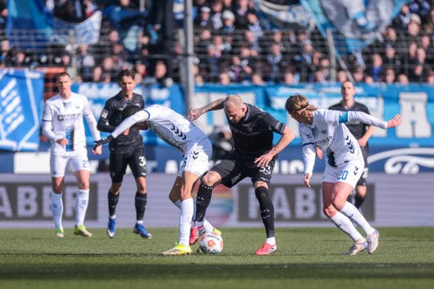 15 02 2026, Football, Season 2025 2026, 2 Bundesliga, Matchday 22, VfL Bochum 1848 SC Paderborn 07, v l Santiago Castaneda SC Paderborn 07 , Philipp Hofmann VfL Bochum 1848 , Felix Götze SC Paderborn 07 , Bochum Vonovia Ruhrstadion NRW Germany xRHR PHOTO DEx Copyright: DennisxEwert RHR-FOTOx RHR-FOTO DE