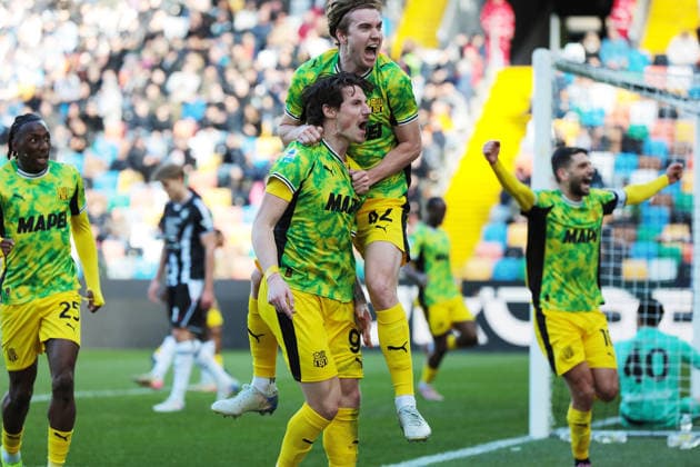 Sassuolo s Andrea Pinamonti celebrates after scoring the 1-2 goal for his team during the Serie A soccer match between Udinese and Sassuolo at the Bluenergy Stadium in Udine, north east Italy - Sunday, February 15,2026 - soccer  Copyright: xAndreaxBressanutti LaPressex