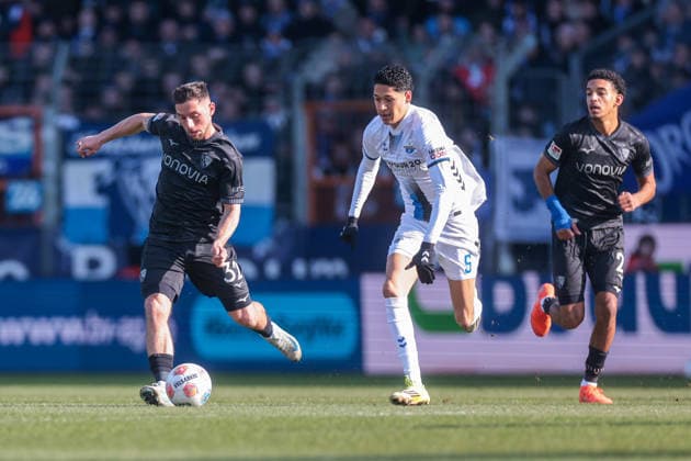 15 02 2026, Football, Season 2025 2026, 2 Bundesliga, Matchday 22, VfL Bochum 1848 SC Paderborn 07, f l Maximilian Wittek VfL Bochum 1848 , Santiago Castaneda SC Paderborn 07 , Francis Onyeka VfL Bochum 1848 , Bochum Vonovia Ruhrstadion NRW Germany xRHR PHOTO DEx Copyright: DennisxEwert RHR-FOTOx RHR-FOTO DE