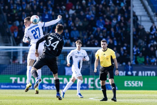 2 Soccer Bundesliga VfL Bochum SC Paderborn 15 02 2026 Steffen Tigges SC Paderborn, 27 , Cajetan Lenz VfL Bochum, 34 2 Soccer Bundesliga VfL Bochum SC Paderborn Vonovia Ruhrstadion, Bochum 15 02 2026 DFL regulations prohibit any use of photographs as image sequences and or quasi video Copyright: xBEAUTIFULxSPORTS Buriakovx