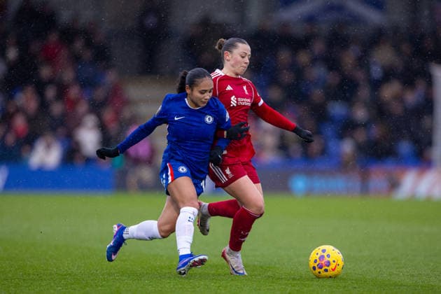 Football - FA Women™s Super League - Chelsea FC Women v Liverpool FC Women LONDON, ENGLAND - Sunday, February 15, 2026: Liverpool s Cornelia Kapocs (R) challenges Chelsea s Alyssa Thompson during the FA Women™s Super League match between Chelsea FC Women and Liverpool FC Women at Kingsmeadow. (Photo by David Rawcliffe Propaganda) KINGSTON-UPON-THAMES Kingsmeadow GREATER LONDON ENGLAND  Copyright: xPropagandax P2026-02-15-Chelsea_W_Liverpool_W-111