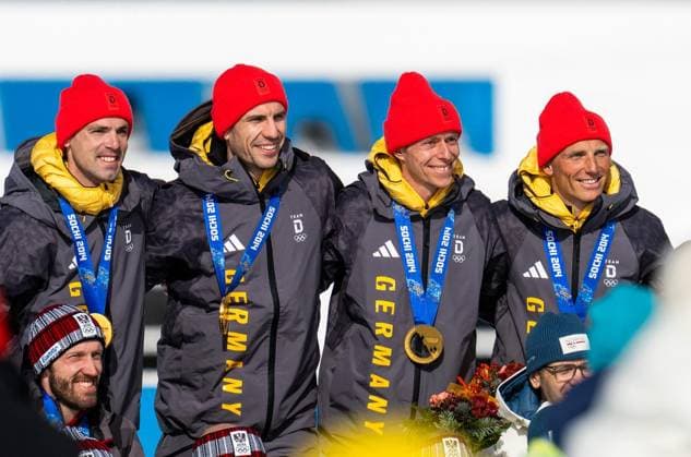 MILANO CORTINA 2026 - OLYMPISCHE WINTERSPIELE - ANTERSELVA - BIATHLON - VERFOLGUNG 12,5KM VERFOLGUNG MÄNNER ** NUR FÜR REDAKTIONELLE ZWECKE ** EDITORIAL USE ONLY **<p>15 02 2026-Anterselva: Olympische Winterspiele Milano Cortina 2026 Biathlon Anterselva Biathlon Arena - Antholz im Foto: Die deutsche Biathlon-Staffel der Olympischen Winterspiele 2014 in Sotschi mit v.l.: Simon Schempp, Arnd Peiffer, Daniel Böhm und Erik Lesser durfte sich im Nachhinein über die Goldmedaille freuen. Der Olympiasieg wurde Deutschland nachträglich zugesprochen, nachdem Russland in einem langjährigen Dopingverfahren disqualifiziert worden war. ( Italien Venetien Cortina d™Ampezzo Copyright: SaschaxFromm *** MILANO CORTINA 2026 OLYMPIC WINTER GAMES ANTERSELVA BIATHLON TRACKING 12.5KM TRACKING MEN FOR EDITORIAL PURPOSES ONLY EDITORIAL USE ONLY p 15 02 2026 Anterselva Olympic Winter Games Milano Cortina 2026 Biathlon Anterselva Biathlon Arena Antholz in photo The German biathlon relay team at the 2014 Winter Olympics in Sochi with f l Simon Schempp, Arnd Peiffer, Daniel Böhm and Erik Lesser were delighted with the gold medal in retrospect The Olympic victory was awarded to Germany retrospectively after Russia was disqualified in a long-running doping case Italy Veneto Cortina d™Ampezzo Copyright SaschaxFromm Copyright: SaschaxFromm doc84l4pqe8cdyhj5ugo11 ,EDITORIAL USE ONLY