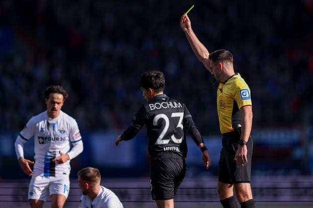 15 02 2026, Football, VfL Bochum SC Paderborn 07, 2 Fußball Bundesliga, 22 Matchday, Vonovia Ruhrstadion, Season 2025 2026 Yellow card for Koji Miyoshi VfL Bochum 23 DFB regulations prohibit any use of photographs as image sequences and or quasi video Nordrhein Westfalen Germany