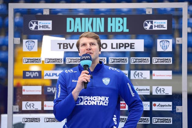 15 02 2026, xKWIx, Handball, DAIKIN HBL, TBV Lemgo Lippe HC Erlangen, PHOENIX CONTACT arena Lukas Hutecek TBV Lemgo Lippe 2 in an interview before the game Photo xKamilxWilkowskixPressefotoKochx NRW Germany