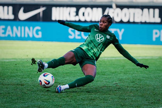 Google Pixel Women Bundesliga VfL Wolfsburg vs SGS Essen, 15 02 2026 Lineth Beerensteyn VfL Wolfsburg, 9 shoots soccer, Google Pixel Women Bundesliga, 14 Matchday VfL Wolfsburg vs SGS Essen on 15 02 2026 at AOK Stadion, Wolfsburg DFB REGULATIONS PROHIBIT ANY USE OF PHOTOGRAPHS AS IMAGE SEQUENCES AND OR QUASI VIDEO Copyright: xBEAUTIFULxSPORTS Tonhäuserx