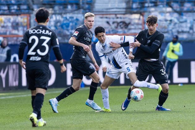 2 Soccer Bundesliga VfL Bochum SC Paderborn 15 02 2026 Santiago Castaneda SC Paderborn, 5 , Cajetan Lenz VfL Bochum, 34 2 Soccer Bundesliga VfL Bochum SC Paderborn Vonovia Ruhrstadion, Bochum 15 02 2026 DFL regulations prohibit any use of photographs as image sequences and or quasi video Copyright: xBEAUTIFULxSPORTS Buriakovx