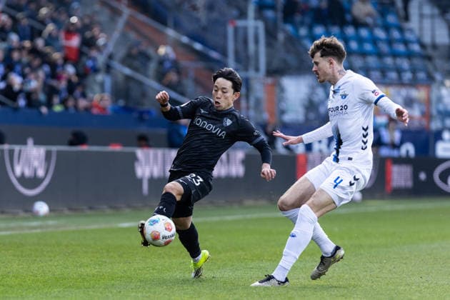 2 Soccer Bundesliga VfL Bochum SC Paderborn 15 02 2026 Koji Miyoshi VfL Bochum, 23 , Calvin Brackelmann SC Paderborn, 4 2 Soccer Bundesliga VfL Bochum SC Paderborn Vonovia Ruhrstadion, Bochum 15 02 2026 DFL regulations prohibit any use of photographs as image sequences and or quasi video Copyright: xBEAUTIFULxSPORTS Buriakovx