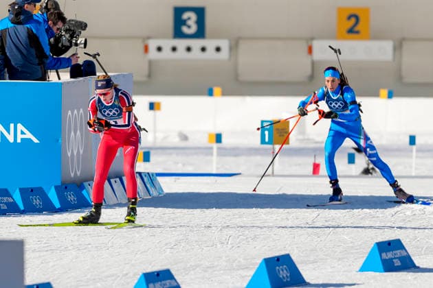 Winter Olympics in Milan Cortina 2026 Anterselva, Italy 20260215. Lisa Vittozzi from Italy and Maren Kirkeeide from Norway during the women s 10 km pursuit start in biathlon at the Winter Olympics in Milano Cortina 2026. Photo: Heiko Junge NTB Anterselva Italy EDITORIAL USE ONLY. RESTRICTED USE FOR BETTING COMPANIES Ref:_SPOvBcMhTuG8OY.jpg *** Winter Olympics in Milan Cortina 2026 Anterselva, Italy 20260215 Lisa Vittozzi from Italy and Maren Kirkeeide from Norway during the women s 10 km pursuit start in biathlon at the Winter Olympics in Milano Cortina 2026 Photo Heiko Junge NTB Anterselva Italy EDITORIAL USE ONLY RESTRICTED USE FOR BETTING COMPANIES  Copyright: xHeikoxJungex xNTBx