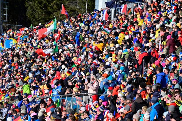 ANTERSELVA, ITALIEN 20260215 Publik under damernas 10km jaktstart i skidskytte i Anterselva under vinter-OS i Milano Cortina, Italien. *** Bilden ingar i SPORTPAKET. För övriga BETALBILD ** ANTERSELVA ITALIEN x10030x *** ANTERSELVA, ITALY 20260215 Spectators during the womens 10km pursuit start in biathlon in Anterselva during the Winter Olympics in Milan Cortina, Italy The picture is in the SPORT PACKAGE For others PAY PICTURE ANTERSELVA ITALY x10030x  Copyright: xJonasxEkströmer TTx OS 2026 SKIDSKYTTE JAKTSTART DAMER