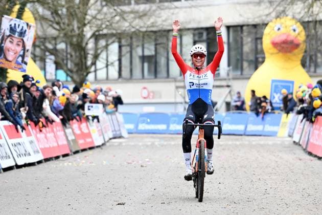 Dutch Ceylin Del Carmen Alvarado celebrates as he crosses the finish line to win the women elite race of the Brussels Universities cyclocross cycling event, stage 8 8 in the X20 Badkamers Trofee competition, Sunday 15 February 2026 in Brussels, Belgium. MAARTENxSTRAETEMANS  x163597203x