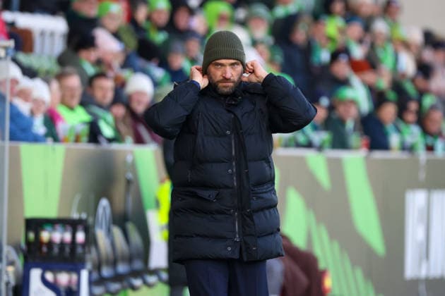 Wolfsburg, Germany February 15, 2026 1 Womens Bundesliga 2025 2026 VfL Wolfsburg vs SGS Essen In the picture Coach Stephan Lerch VfL Copyright: HMBxMedia MadeleinexFantini