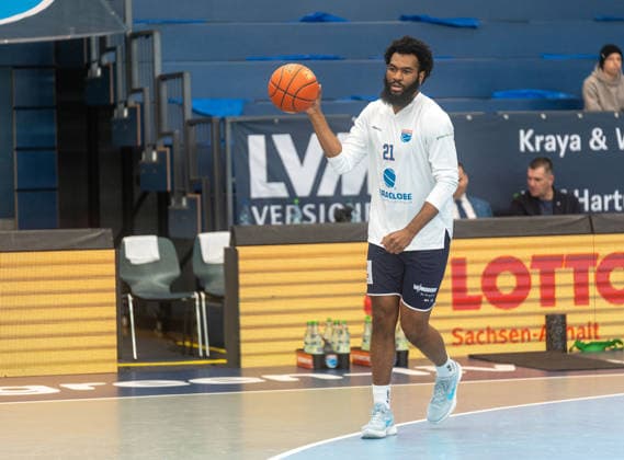 RJ Gunn 21 warming up Syntainics MBC vs Rostock Seawolves, Basketball, Basketball Bundesliga, Matchday 20, Season 2025 2026, 15 02 2026 Syntainics MBC vs Rostock Seawolves, Basketball, Basketball Bundesliga, Matchday 20, Season 2025 2026, 15 02 2026 Weißenfels Copyright: xEibner-Pressefoto PiaxSchindlerx EP_PSR