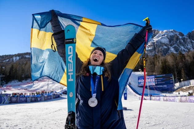 260215 Sara Hector of Sweden celebrates with her silver medal after the women s alpine skiing giant slalom during day 9 of the 2026 Winter Olympics on February 15, 2026 in Cortina. Photo: Joel Marklund BILDBYRAN kod JM JM0793 bbeng alpint alpine skiing Olympic Games, Olympische Spiele, Olympia, OS olympics winter olympics os ol olympiska spel vinter-os olympiske leker milano cortina 2026 milan cortina 2026 milano cortina 2026 olympic games milano cortina 2026 winter olympic games milano cortina-os milano cortina-ol vinter-ol giant slalom storslalom storslalam dam sverige jubel os-silver silver *** 260215 Sara Hector of Sweden celebrates with her silver medal after the women s alpine skiing giant slalom during day 9 of the 2026 Winter Olympics on February 15, 2026 in Cortina Photo Joel Marklund BILDBYRAN kod JM JM0793 bbeng alpine alpine skiing olympic games olympics winter olympics os ol olympiska spel vinter os olympiske leker milano cortina 2026 milan cortina 2026 milano cortina 2026 olympic games milano cortina 2026 winter olympic games milano cortina os milano cortina ol vinter ol giant slalom storslalom storslalam dam sverige jubel os silver  Copyright: JOELxMARKLUND BB260215JM177