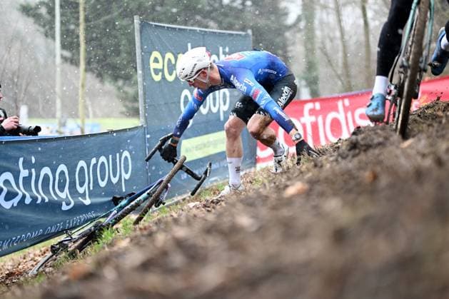 Belgian Niels Vandeputte pictured in action during the men elite race of the Brussels Universities cyclocross cycling event, stage 8 8 in the X20 Badkamers Trofee competition, Sunday 15 February 2026 in Brussels, Belgium. MAARTENxSTRAETEMANS  x163602985x
