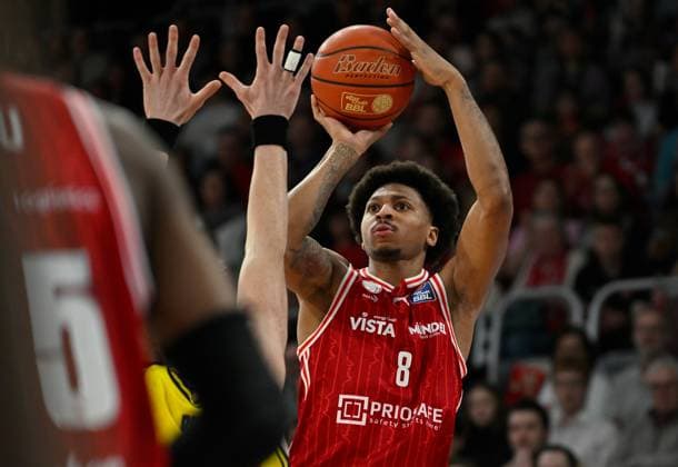 BAMBERG 15 02 2026 Basketball easycredit 1 Basketball Bundesliga 20 Matchday Bamberg Baskets vs Alba Berlin Demarcus Demonia 8, Bamberg Baskets vs Justin Bean 34, Alba Berlin Photo Hans Martin Issler isslerimages Bamberg Baskets vs Alba Berlin